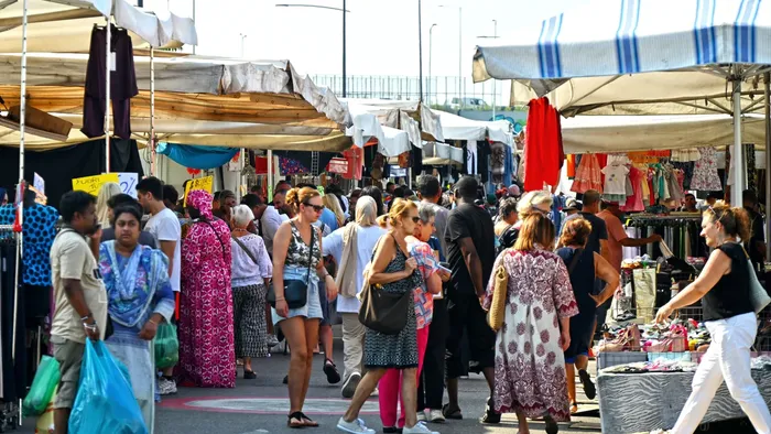 https://storage.ecodibergamo.it/media/photologue/2025/8/19/photos/cache/in-via-spino-e-sul-sentierone-i-mercati-antidoto-al-carovita_f778f71e-7c6a-11f0-baa2-a55527e0b8d4_1920_1080_v3_large_16_9.webp