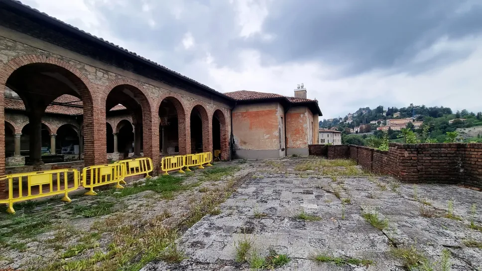 La terrazza panoramica dell’ex convento di San Francesco La terrazza panoramica dell’ex convento di San Francesco