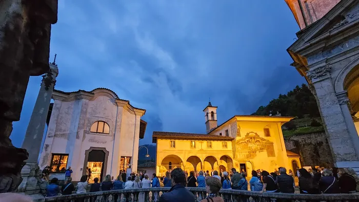 https://storage.ecodibergamo.it/media/photologue/2025/8/21/photos/cache/fiori-i-messaggi-degli-amici-e-le-preghiere-a-clusone-in-tantissimi-per-matild_017720f0-7ebf-11f0-baa2-a55527e0b8d4_1920_1080_v3_large_16_9.webp