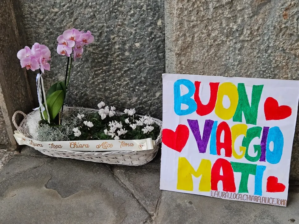 Fiori e messaggi per Matilde