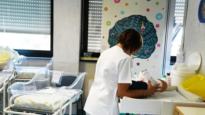 https://storage.ecodibergamo.it/media/photologue/2025/8/21/photos/cache/ostetricia-a-domicilio-progetto-pilota-allospedale-di-bergamo-per-le-neomamme_73271aa8-7e9b-11f0-baa2-a55527e0b8d4_1920_1080_v3_large_16_9.webp