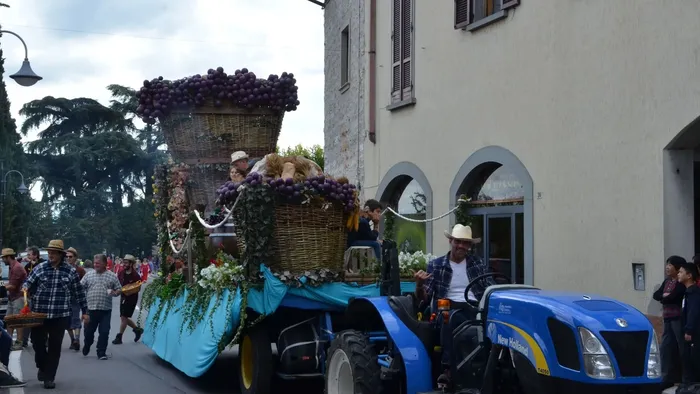 https://storage.ecodibergamo.it/media/photologue/2025/8/21/photos/cache/si-celebra-la-vendemmia-torna-la-festa-delluva-a-trescore_9b54b054-7e04-11f0-baa2-a55527e0b8d4_1920_1080_v3_large_16_9.webp