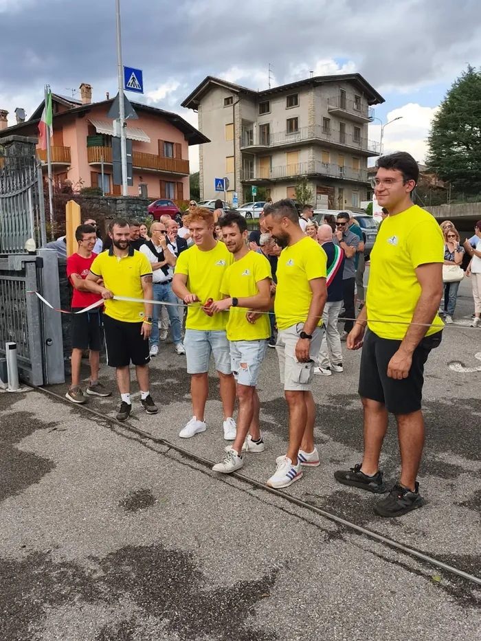 Il taglio del nastro a Parre