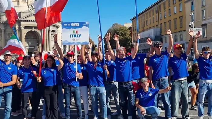 Sei giorni di enduro a Bergamo, la sfilata dei piloti e l’abbraccio della città Foto e video Sei giorni di enduro a Bergamo, la sfilata dei piloti e l’abbraccio della città Foto e video