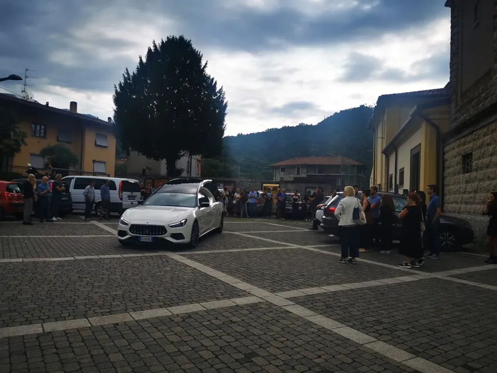 L’arrivo del feretro