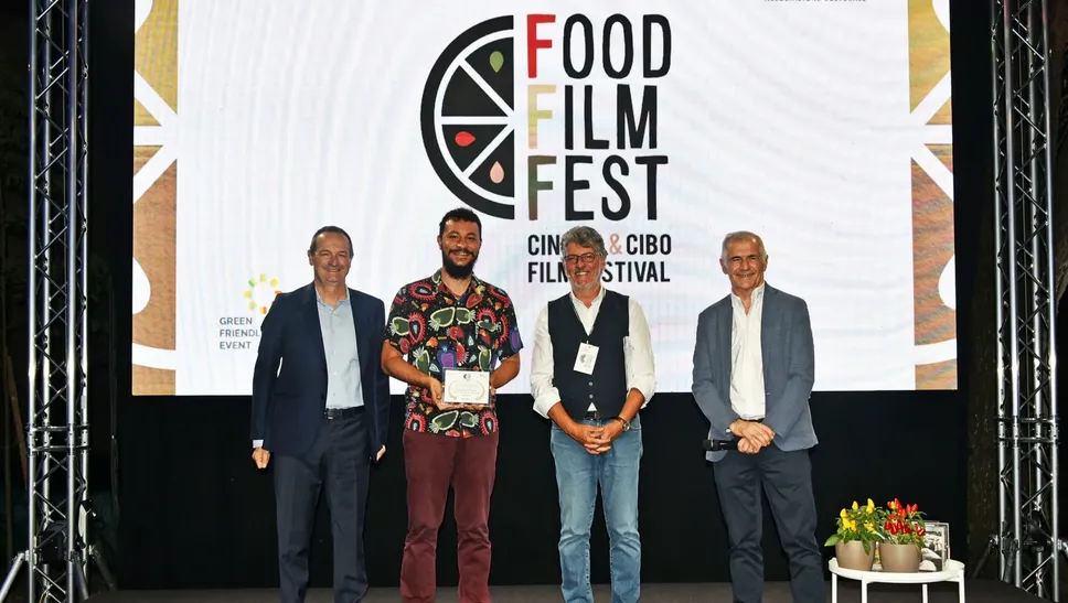 La premiazione: da sinistra, Giovanni Zambonelli, Neto Leao, Luca Cavadini, Giovanni Maggioni