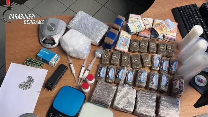 A Brembate Sopra maxi sequestro di droga, denaro e farmaci. Arrestato 30enne