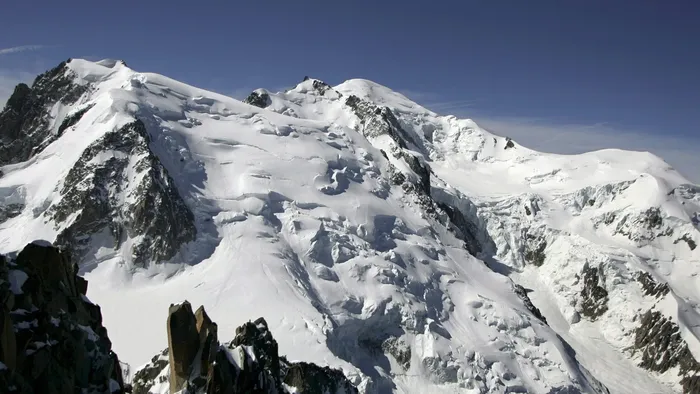 https://storage.ecodibergamo.it/media/photologue/2025/8/25/photos/cache/ennesima-tragedia-sul-monte-bianco-muore-49enne-di-zanica_5ded64b0-81bd-11f0-b40e-3446cd30f115_1920_1080_v3_large_16_9.webp