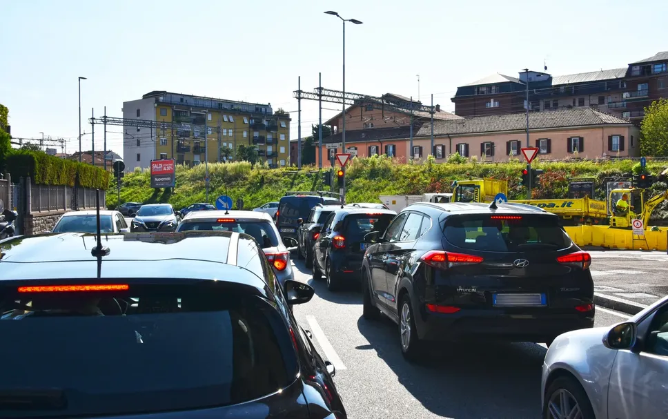 Traffico in via Baschenis