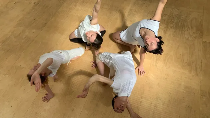 festival danza estate giorni perfetti per un mosaico in movimento