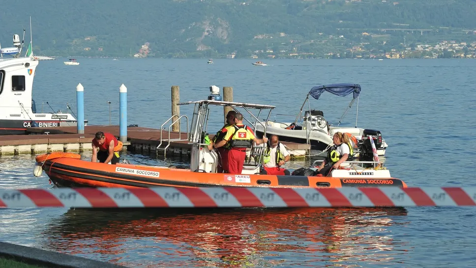 Il luogo dell’incidente a Predore e i soccorsi in azione Il luogo dell’incidente a Predore e i soccorsi in azione