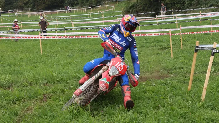 https://storage.ecodibergamo.it/media/photologue/2025/8/27/photos/cache/enduro-italia-a-tutto-gas-cresce-il-vantaggio-sugli-inseguitori-nel-trofeo-e-f_e5766832-8370-11f0-b40e-3446cd30f115_1920_1080_v3_large_16_9.webp
