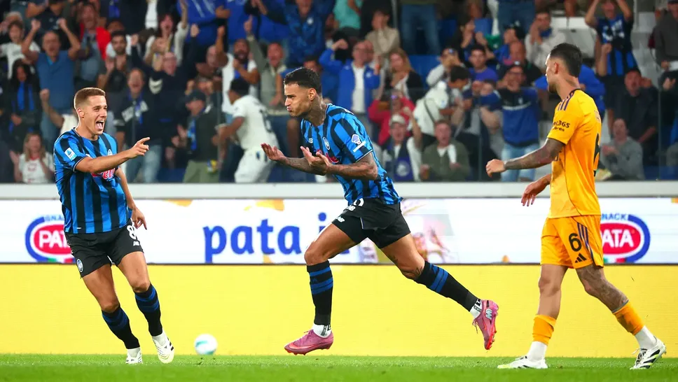 Mario Pasalic esulta con Gianluca Scamacca dopo il gol dell’1-1 contro il Pisa, all’esordio in campionato. Per la prima trasferta del torneo a Parma, sabato 30 agosto al Tardini, Juric dovrebbe confermare il centrocampista croato accanto a de Roon, dato che Ederson non è ancora al meglio della condizione Mario Pasalic esulta con Gianluca Scamacca dopo il gol dell’1-1 contro il Pisa, all’esordio in campionato. Per la prima trasferta del torneo a Parma, sabato 30 agosto al Tardini, Juric dovrebbe confermare il centrocampista croato accanto a de Roon, dato che Ederson non è ancora al meglio della condizione
