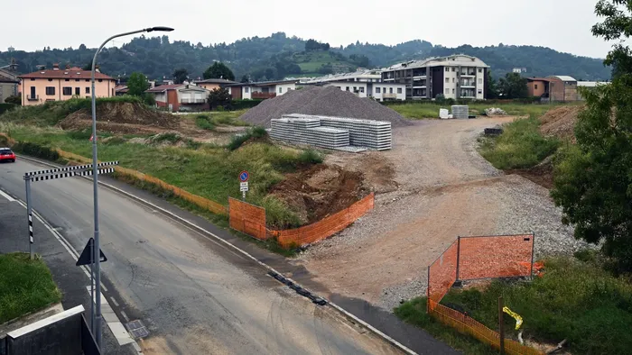 «Bergamo, in via Crocefisso continui allagamenti». La Teb: «Trincee e presto una vasca»
