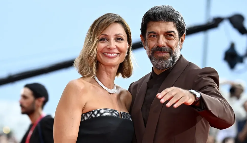 Pierfrancesco Favino con Anna Ferzetti all’82esima Mostra del cinema di Venezia Pierfrancesco Favino con Anna Ferzetti all’82esima Mostra del cinema di Venezia