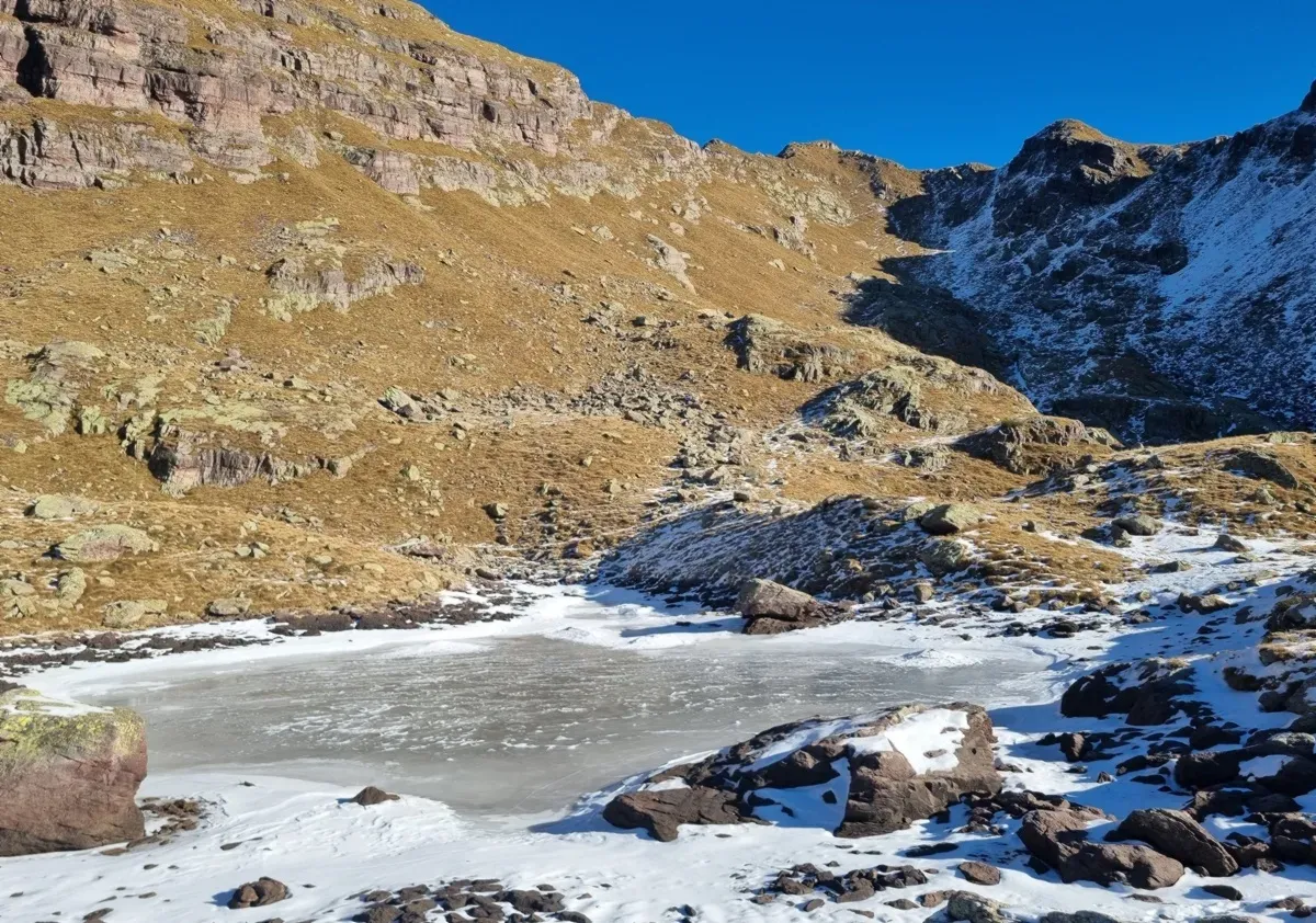 Il laghetto di Pietra Quadra in veste autunnale