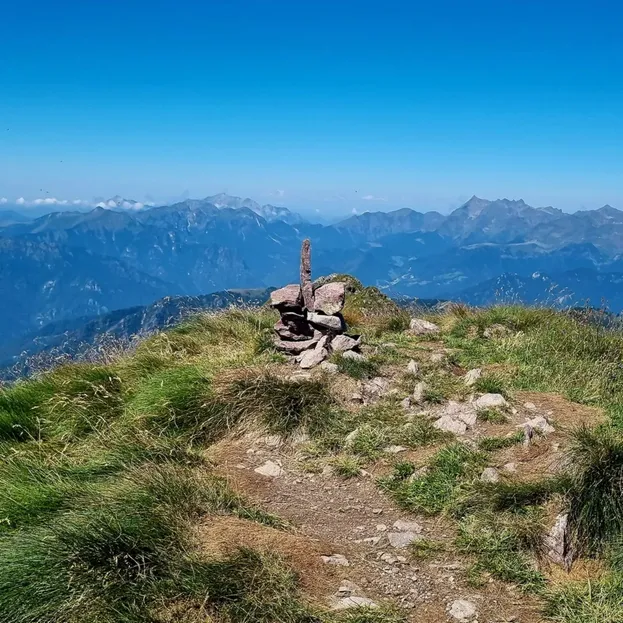 La cima senza croce del Pietra Quadra
