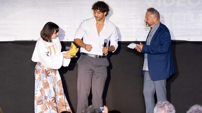 https://storage.ecodibergamo.it/media/photologue/2025/8/29/photos/cache/oriocenter-e-edoomark-sul-podio-del-videocorto-di-nettuno_aa3c6428-843e-11f0-b40e-3446cd30f115_1920_1080_v3_large_16_9.webp