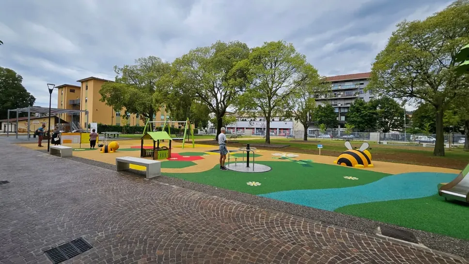 Giochi al Parco Olmi alla Malpensata di Bergamo Giochi al Parco Olmi alla Malpensata di Bergamo