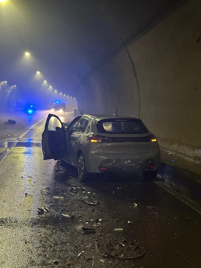 Una delle auto coinvolte nell’incidente ad Albino Una delle auto coinvolte nell’incidente ad Albino