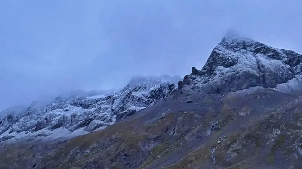 Valbondione: la neve imbianca le vette più alte. Il Pizzo Strinato (2836 metri) Valbondione: la neve imbianca le vette più alte. Il Pizzo Strinato (2836 metri)
