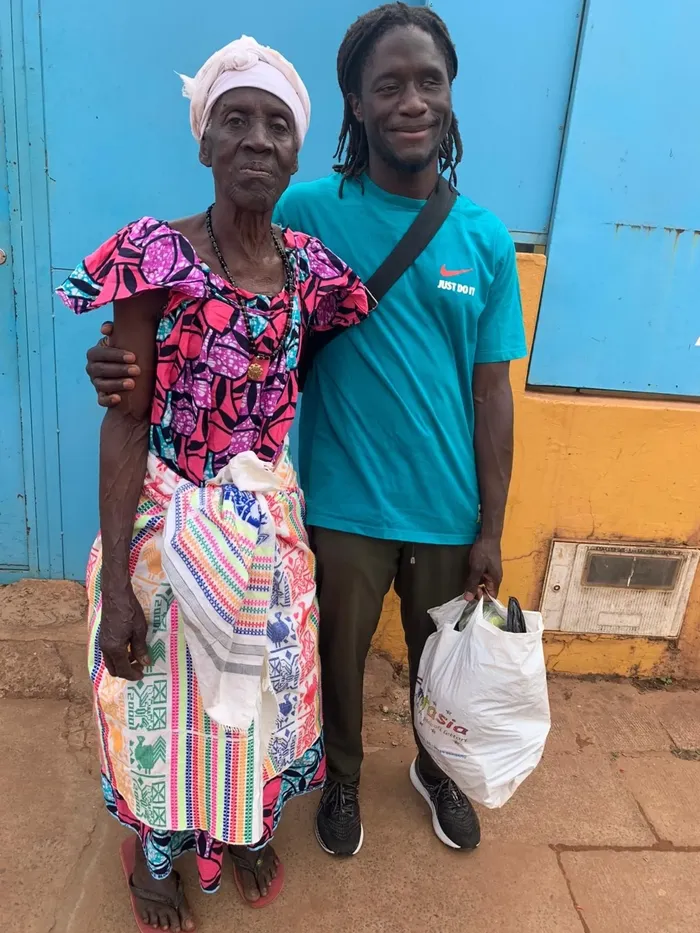 Con la madre in Guinea Bissau Con la madre in Guinea Bissau