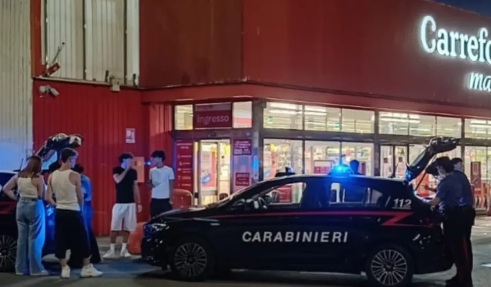 I controlli dei carabinieri a Caravaggio in tre locali e un centro commerciale