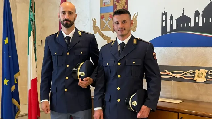 bergamo malore in ufficio il dono ai poliziotti che l8217hanno salvato