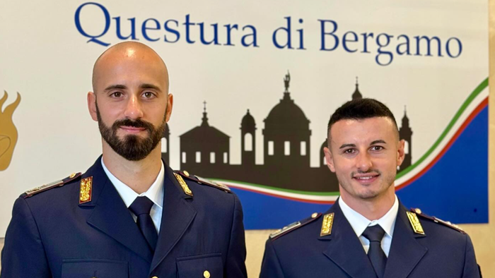 https://storage.ecodibergamo.it/media/photologue/2025/8/6/photos/cache/bergamo-malore-in-ufficio-il-dono-ai-poliziotti-che-lhanno-salvato_e44b974e-72ee-11f0-a7b5-20a0d78849ee_1920_1080_v3_large_16_9.png