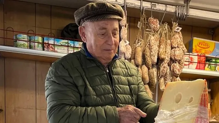 https://storage.ecodibergamo.it/media/photologue/2025/8/7/photos/cache/fontanella-una-vita-al-banco-dei-formaggi-oggi-i-centanni_76eeaaac-7301-11f0-a7b5-20a0d78849ee_1920_1080_v3_large_16_9.webp