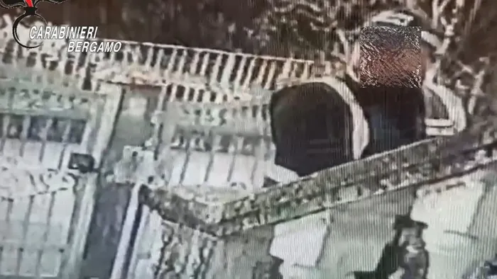 furti in casa agli anziani banda smantellata a bergamo tre arresti