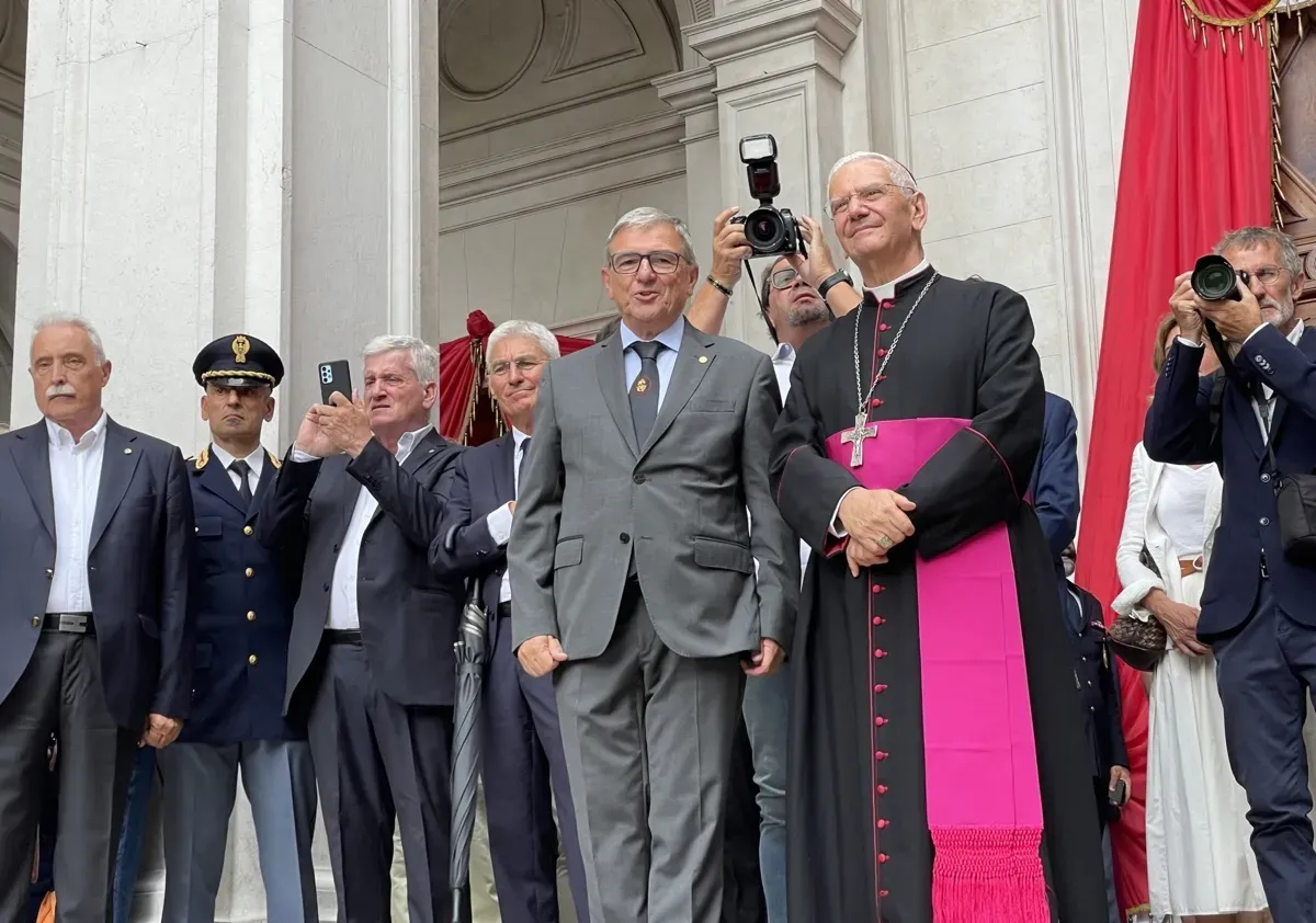 Il Duca Mario Morotti con il Vescovo Francesco Beschi