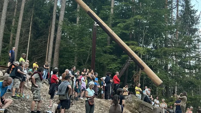 https://storage.ecodibergamo.it/media/photologue/2025/8/9/photos/cache/arte-suoni-e-astronomia-per-parlare-la-lingua-del-bosco_0cca6404-7559-11f0-a7b5-20a0d78849ee_1920_1080_v3_large_16_9.webp