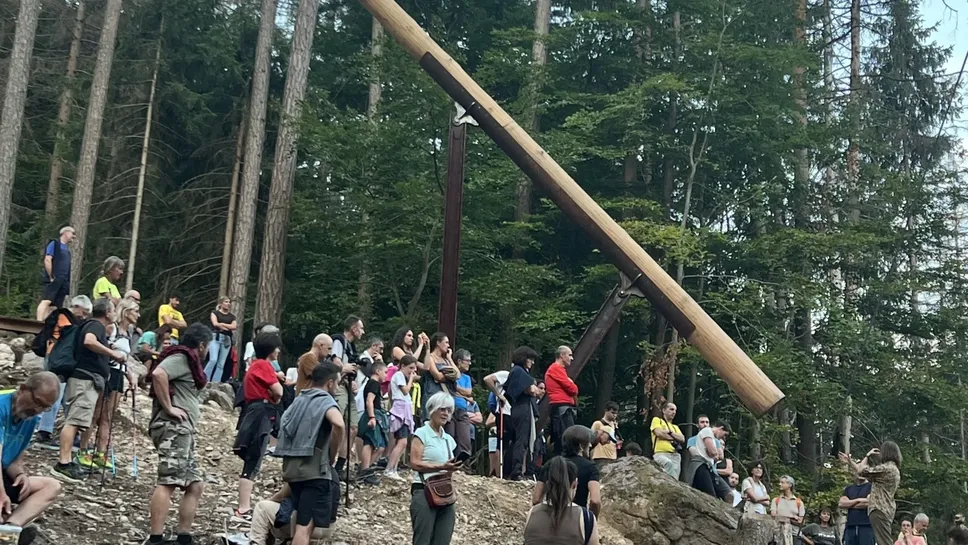 L’installazione di Francesco Pedrini al Passo del Vendulo nel territorio di Roncobello L’installazione di Francesco Pedrini al Passo del Vendulo nel territorio di Roncobello