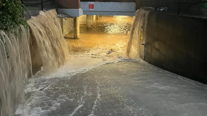 Maltempo, allagati i sottopassi. La Bassa più colpita  Foto/Video