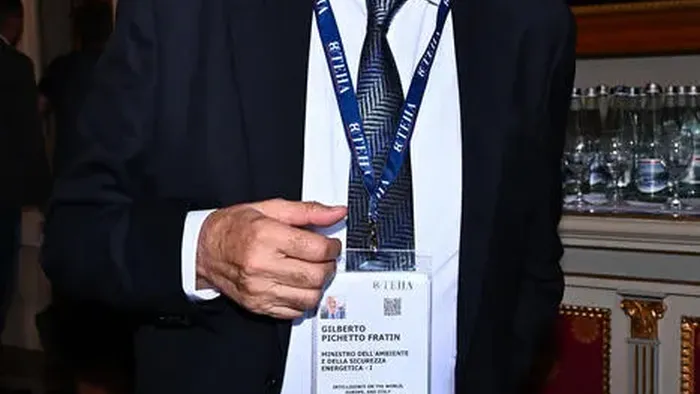 https://storage.ecodibergamo.it/media/photologue/2025/9/10/photos/cache/pichetto-ok-carabinieri-e-autorita-per-liberazione-uccelli_02dfe5ca-8e5b-11f0-802b-6efca157a321_v3_large_16_9.webp