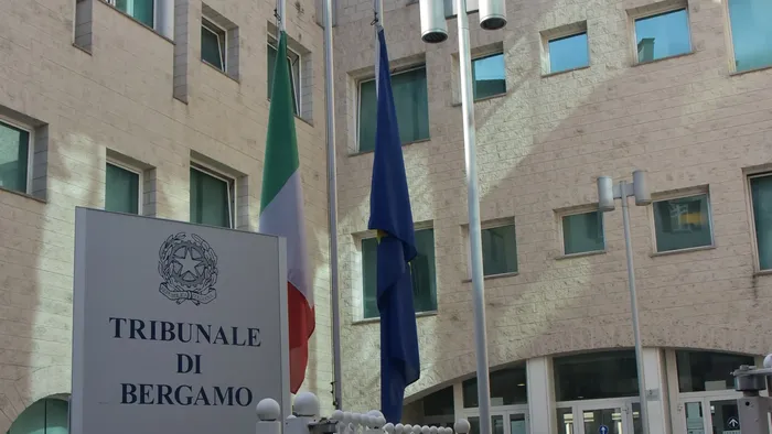 Cividate al Piano, tredici spari contro un 27enne. «Dieci anni per tentato omicidio» Cividate al Piano, tredici spari contro un 27enne. «Dieci anni per tentato omicidio»