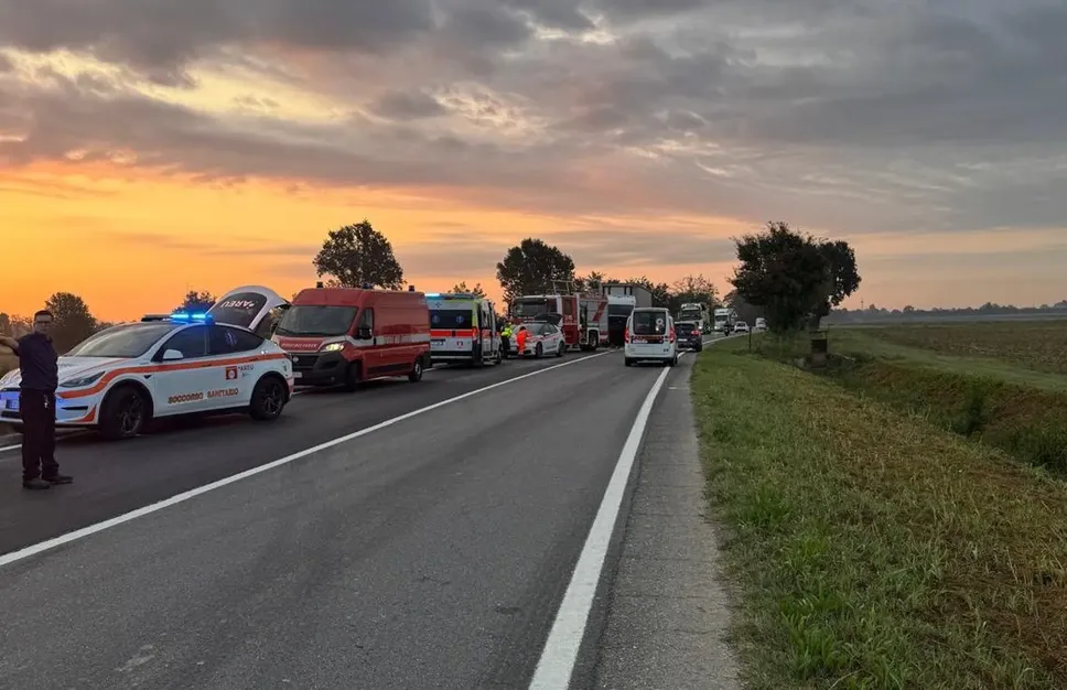 I mezzi di soccorso intervenuti sulla Paullese