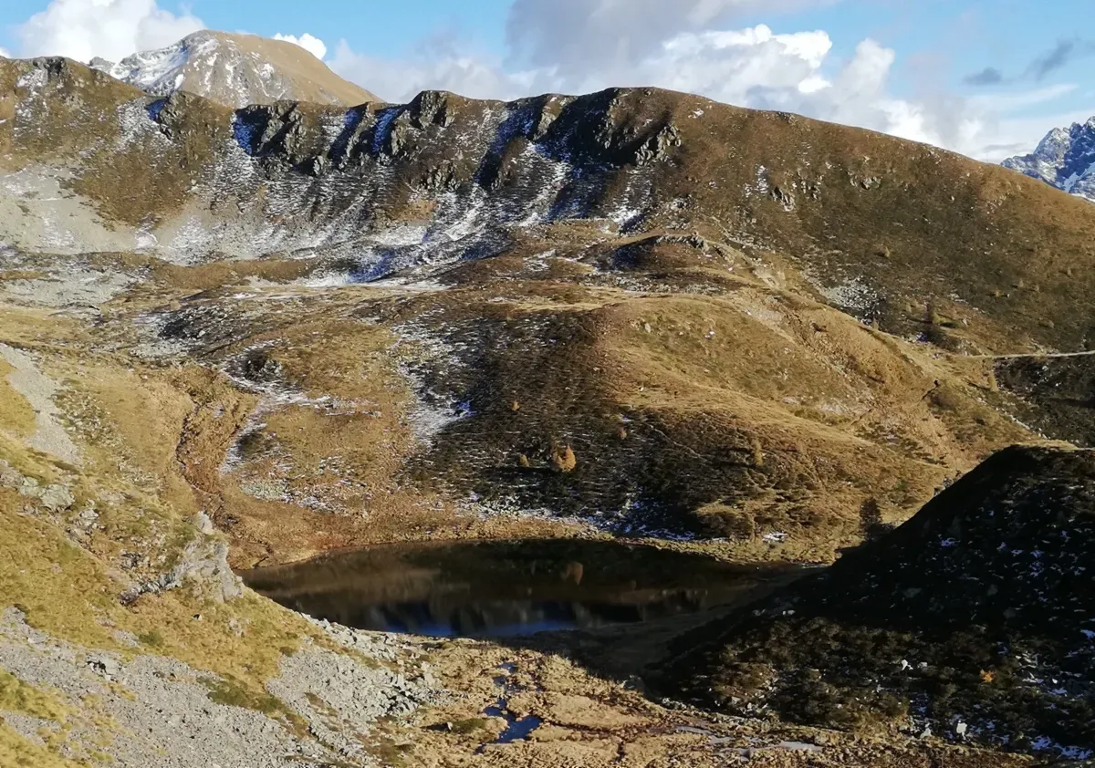Il lago delle trote in veste autunnale
