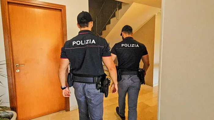 Morta in casa, per l’autopsia un’esperta del team Cattaneo Morta in casa, per l’autopsia un’esperta del team Cattaneo