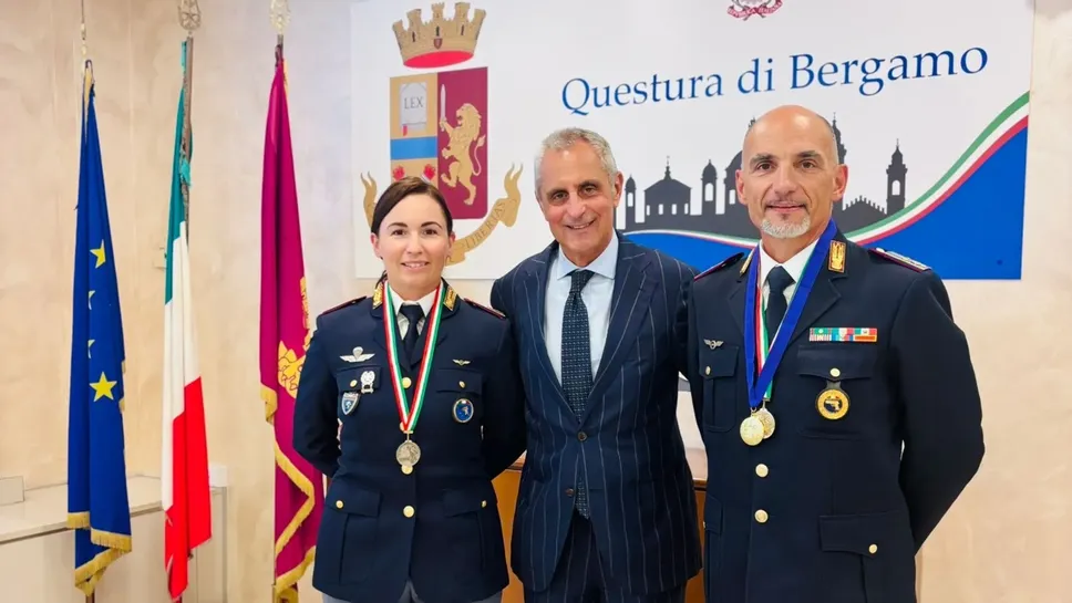 L’assistente Neviani e il sovrintendente Vezzoli con al centro il questore Valentino