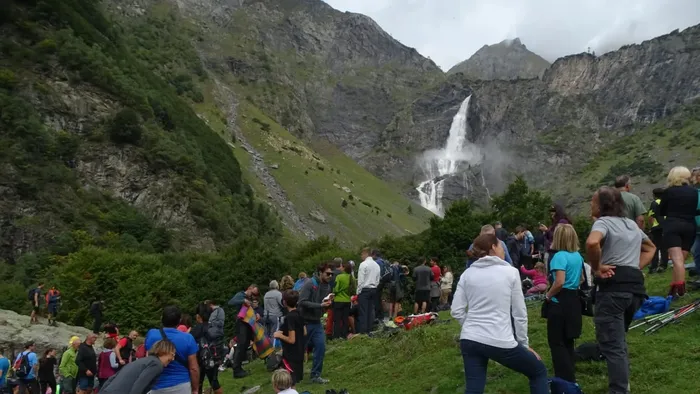 https://storage.ecodibergamo.it/media/photologue/2025/9/14/photos/cache/le-cascate-del-serio-incantano-questa-volta-in-musica-oltre-2mila-spettatori_3f844c96-915d-11f0-9b1b-59e071c2bee2_1920_1080_v3_large_16_9.webp