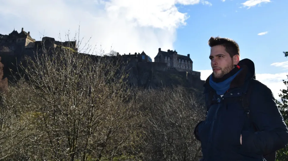 Maurizio Foiadelli, 36 anni, di Lovere, ha vissuto sette anni a Londra e viaggiato in tutto il mondo: attualmente lavora per la multinazionale Iqvia nel settore farmaceutico
