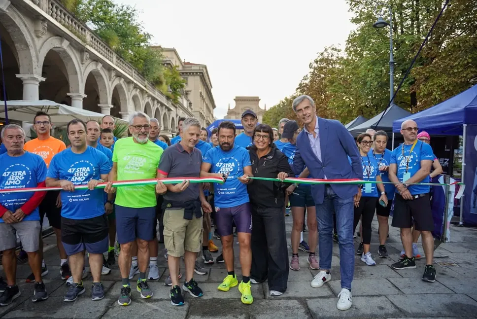 Il taglio del nastro che ha dato il via alla manifestazione
