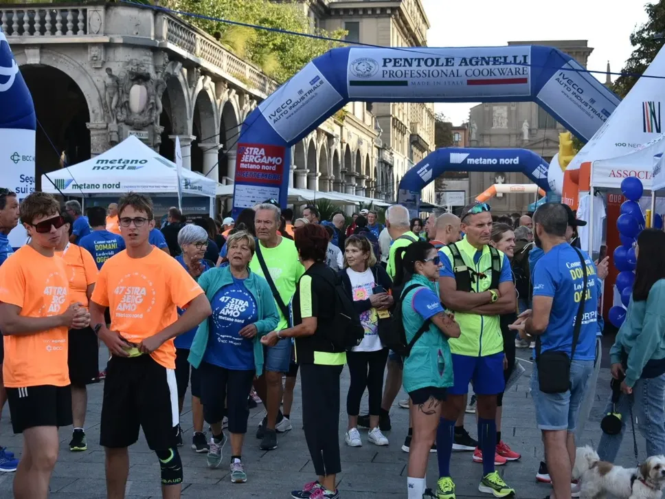Alcuni gruppi in partenza sul Sentierone