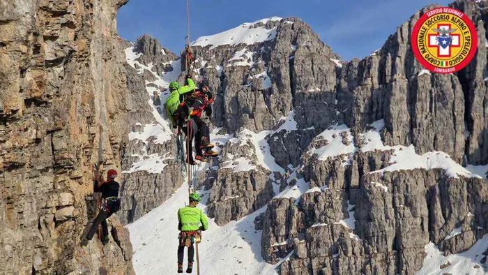 Soccorso alpino, il video del corso in parete a Maslana