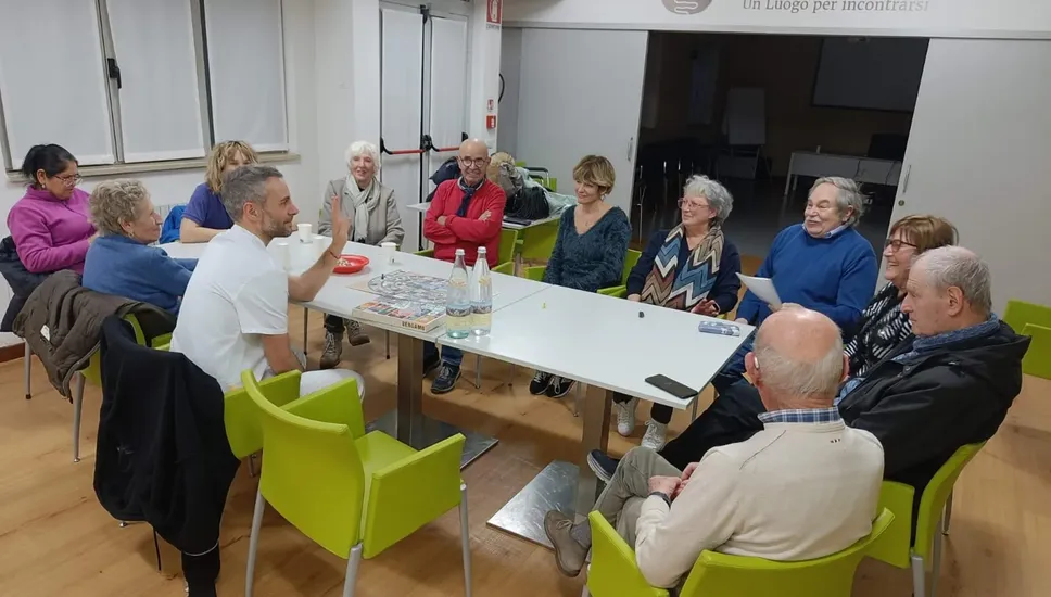 «Al’ Cafè» è aperto in via San Carlo 30 a Vertova, ogni giovedì dalle 14.30 alle 17.30 «Al’ Cafè» è aperto in via San Carlo 30 a Vertova, ogni giovedì dalle 14.30 alle 17.30