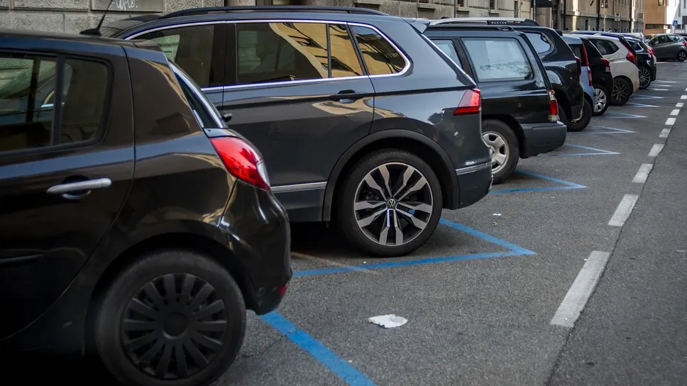 Strisce blu, a Bergamo scatta la tariffa minima Strisce blu, a Bergamo scatta la tariffa minima