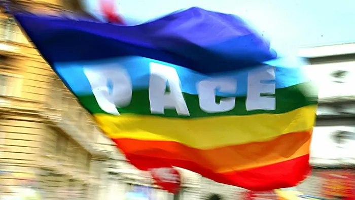 Bergamo per la pace: il 6 settembre una maxi bandiera arcobaleno sulle Mura Bergamo per la pace: il 6 settembre una maxi bandiera arcobaleno sulle Mura