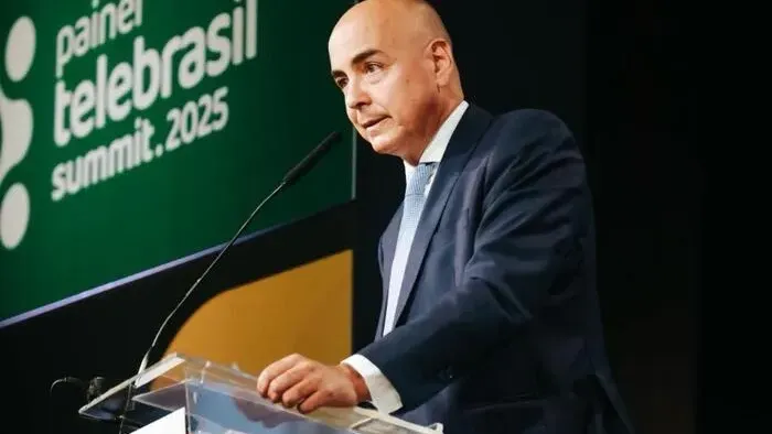 https://storage.ecodibergamo.it/media/photologue/2025/9/2/photos/cache/ceo-tim-brasil-nuovo-presidente-di-telebrasil-e-conexis_19715ef4-8820-11f0-923a-e762868bd155_v3_large_16_9.webp